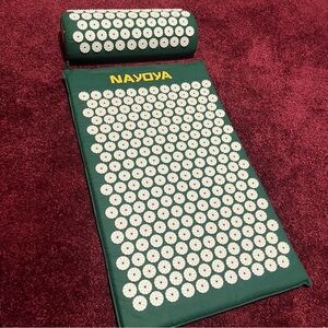 Nayoya Green Acupressure Mat and Pillow Set
New without Box